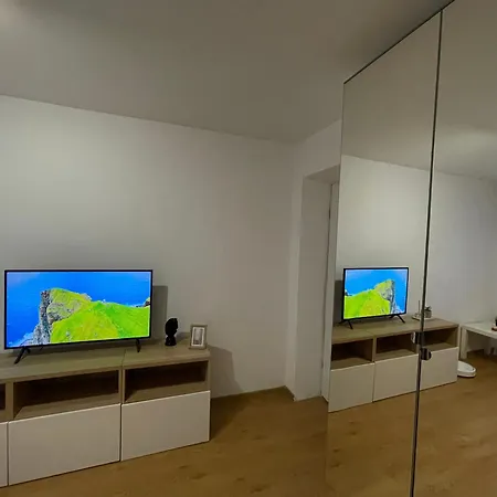 Zephyr Breeze Luxury Apartment